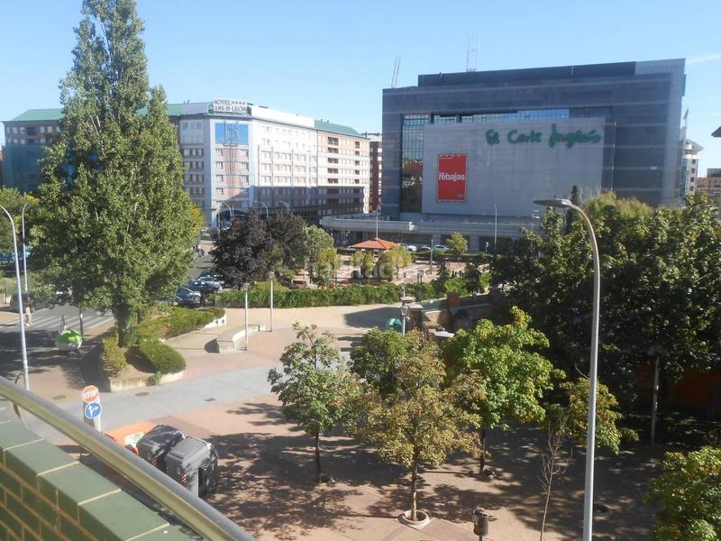 Foto ba34bd61-4158-4e6d-946b-964e2932f9a0. Pis amb calefacció aparcament a San Claudio - La Chantría León Foto ba34bd61-4158-4e6d-946b-964e2932f9a0. Pis amb calefacció aparcament a San Claudio - La Chantría León