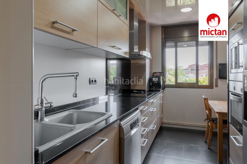 Foto 28e27f1c-558a-4d62-90f2-9c358ca375fd. Attico con riscaldamento parcheggio in Fontsanta-Fatjó Cornellà de Llobregat Foto 28e27f1c-558a-4d62-90f2-9c358ca375fd. Attico con riscaldamento parcheggio in Fontsanta-Fatjó Cornellà de Llobregat