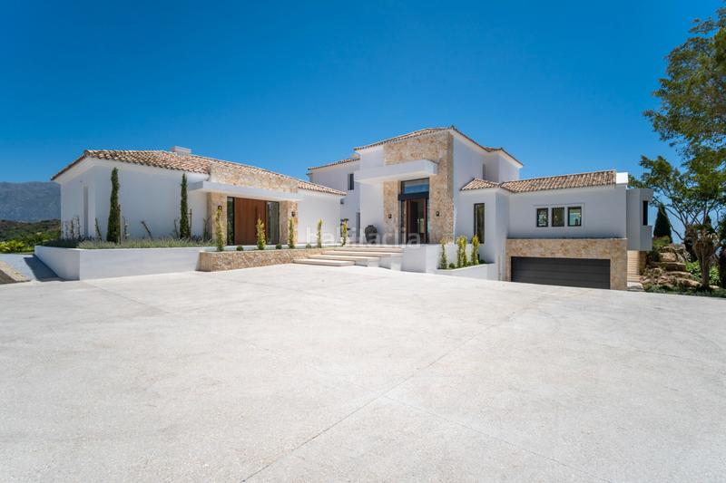 Foto 2e9a20cf-2108-48f7-92e3-798cef61988f. House with heating parking pool in El Madroñal Benahavís Foto 2e9a20cf-2108-48f7-92e3-798cef61988f. House with heating parking pool in El Madroñal Benahavís
