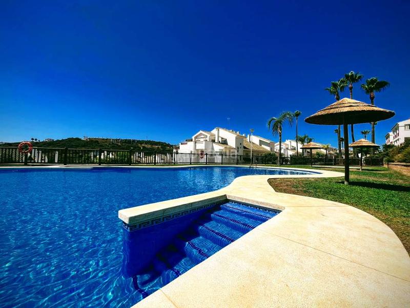 Foto d67dd301-6b34-46c8-ab59-bd40789ae808. Piso en avenida del golf 8 vistas golf, mar y montaña con espacio exterior privado de 190m en nueva alcaidesa en La Alcaidesa Foto d67dd301-6b34-46c8-ab59-bd40789ae808. Piso en avenida del golf 8 vistas golf, mar y montaña con espacio exterior privado de 190m en nueva alcaidesa en La Alcaidesa