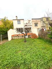 Casa adossada a Vilaverd. Casa de pueblo con parquing y jardín en el centro de vilaverd Casa adossada a Vilaverd. Casa de pueblo con parquing y jardín en el centro de vilaverd
