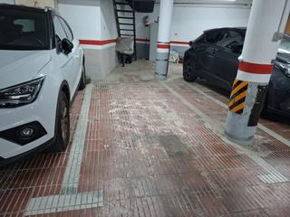 Parking coche en Carrer d'alella 30. Parking en venta en calle alella - coche + 2 motos Parking coche en Carrer d'alella 30. Parking en venta en calle alella - coche + 2 motos
