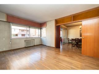 Piso en Castilla. Vivienda familiar con excelente iluminación y plaza de garaje Piso en Castilla. Vivienda familiar con excelente iluminación y plaza de garaje