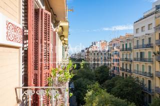 Appartement  Carrer d'aribau. Piso alto y pasante a reformar con elementos originales en finca Appartement  Carrer d'aribau. Piso alto y pasante a reformar con elementos originales en finca