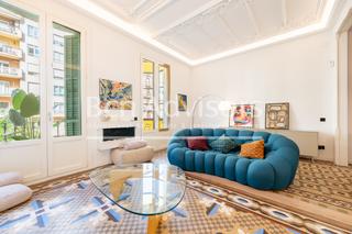 Piso  Carrer d'aragó. Exquisito y luminoso piso modernista reformado con terraza en el Piso  Carrer d'aragó. Exquisito y luminoso piso modernista reformado con terraza en el