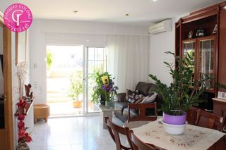 Planta baja Carrer pau casals. Con terraza de 50m2 en el veinat Planta baja Carrer pau casals. Con terraza de 50m2 en el veinat