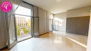 Duplex in Centre-Barri Vell. Amb pàrquing, i vistes Duplex in Centre-Barri Vell. Amb pàrquing, i vistes