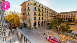 Dúplex en Centre-Barri Vell. Amb pàrquing, i vistes Dúplex en Centre-Barri Vell. Amb pàrquing, i vistes
