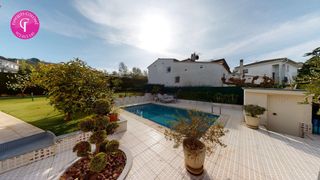 Casa pareada Carrer serra de finestres. Con piscina Casa pareada Carrer serra de finestres. Con piscina