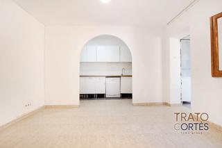 Pis  Carrer riu francolí. Vivienda en can tries – oportunidad única en finca de solo tres Pis  Carrer riu francolí. Vivienda en can tries – oportunidad única en finca de solo tres