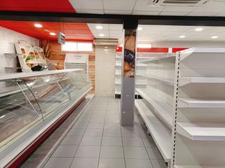 Local commercial à Los Gallos. Coviran en venta con todo listo para trabajar. Local commercial à Los Gallos. Coviran en venta con todo listo para trabajar.