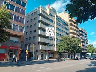Edifici Carrer de la rutlla. Edifici de 340m2 constrüits a l'eixample nord Edifici Carrer de la rutlla. Edifici de 340m2 constrüits a l'eixample nord