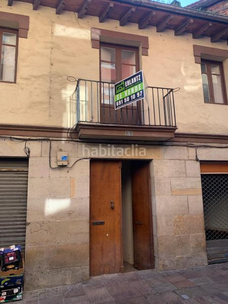 Foto 82a28f46-43a3-4318-b473-14bc6c93effc. Edifici a Balmaseda Foto 82a28f46-43a3-4318-b473-14bc6c93effc. Edifici a Balmaseda