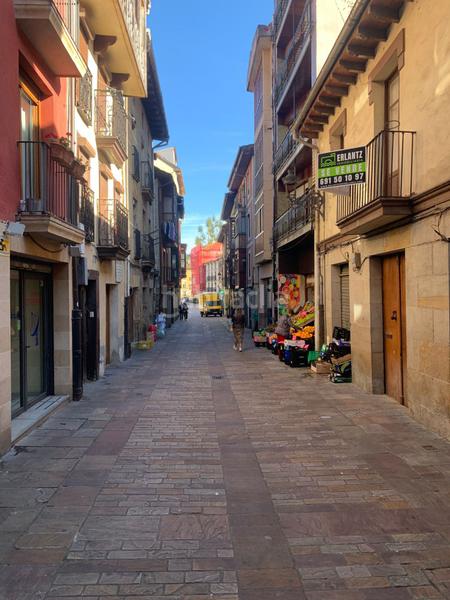 Foto fafbd03a-011d-4a69-9014-827bcaff5461. Edifici a Balmaseda Foto fafbd03a-011d-4a69-9014-827bcaff5461. Edifici a Balmaseda