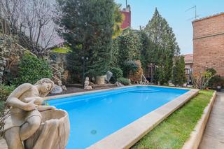 Appartement  Carrer de circumval·lació. Un refugio en el centro de manresa: jardín, piscina y espacio pa Appartement  Carrer de circumval·lació. Un refugio en el centro de manresa: jardín, piscina y espacio pa