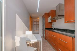 Appartement Carrer de joana herms. Piso 3 habitaciones zona els dolors Appartement Carrer de joana herms. Piso 3 habitaciones zona els dolors