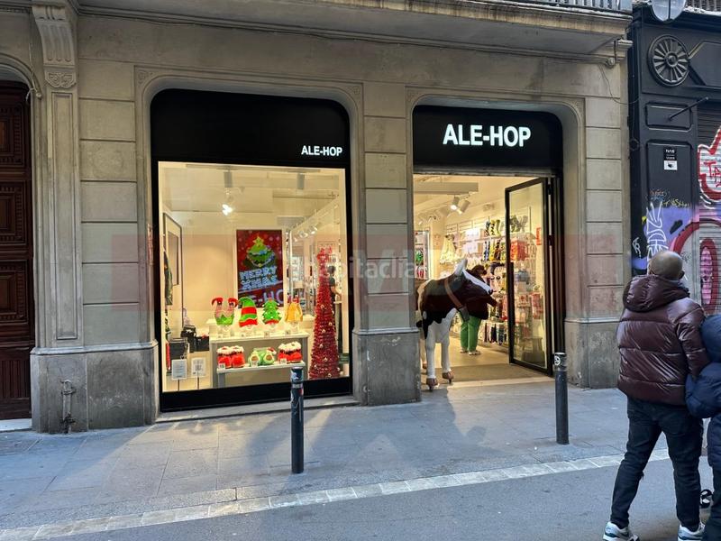 Foto bf85d808-22d5-45c9-b073-1b444fe300ec. Alquiler local comercial fantastico local en carrer avinyo en Barcelona Foto bf85d808-22d5-45c9-b073-1b444fe300ec. Alquiler local comercial fantastico local en carrer avinyo en Barcelona