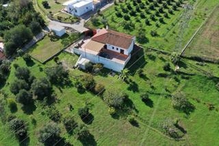 Maison à Los Llanos. Encantadora casa con grande finca en el padron, estepona este Maison à Los Llanos. Encantadora casa con grande finca en el padron, estepona este