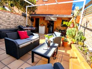 Rez-de-chaussée à Canet de Mar. Encantadora planta baja con gran terraza Rez-de-chaussée à Canet de Mar. Encantadora planta baja con gran terraza