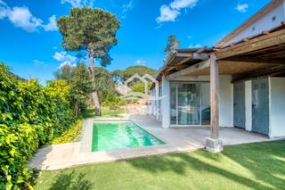 Maison Carrer del moli d'en roca. Con piscina privada y gran jardín Maison Carrer del moli d'en roca. Con piscina privada y gran jardín