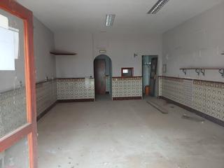Local Comercial a Zona Miraflores. Se vende local comercial -antigua bar cafeteria Local Comercial a Zona Miraflores. Se vende local comercial -antigua bar cafeteria
