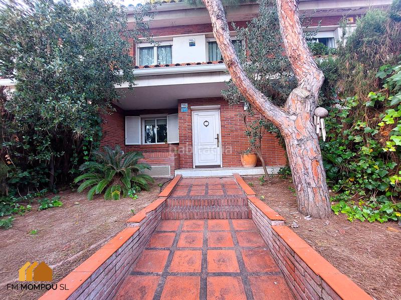 Foto 5ec3267c-7c5d-4755-a4e8-72dee69c0d3b. Casa adossada amb xemeneia calefacció aparcament piscina a Gavà Foto 5ec3267c-7c5d-4755-a4e8-72dee69c0d3b. Casa adossada amb xemeneia calefacció aparcament piscina a Gavà