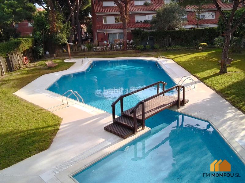 Foto dbaab2a2-5163-4ade-afe9-6f5ff4ce4f79. Casa adossada amb xemeneia calefacció aparcament piscina a Gavà Foto dbaab2a2-5163-4ade-afe9-6f5ff4ce4f79. Casa adossada amb xemeneia calefacció aparcament piscina a Gavà