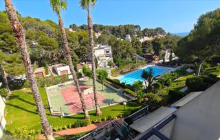 Casa aparellada  Carrer alt empordà. Adosado espectacular de 4 habitaciones, dos baños, garaje en la Casa aparellada  Carrer alt empordà. Adosado espectacular de 4 habitaciones, dos baños, garaje en la