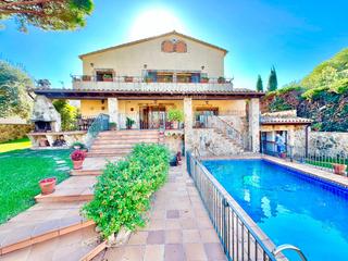 Chalet  Rec. Villa rústica con piscina privada en sagaró Chalet  Rec. Villa rústica con piscina privada en sagaró