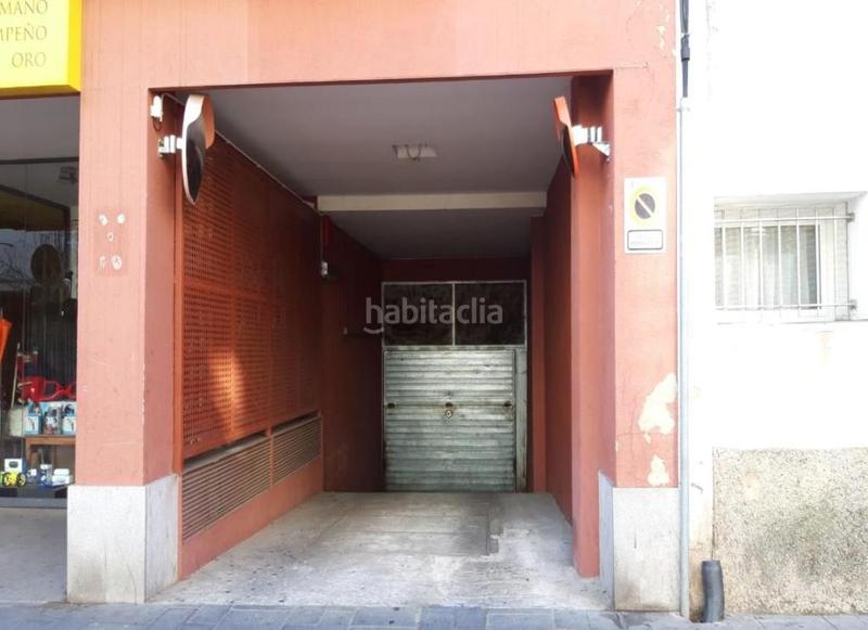 Foto f68b8425-0cd4-4061-a59c-5f41ef74628a. Aparcament cotxe a Barri dels Escriptors Salt Foto f68b8425-0cd4-4061-a59c-5f41ef74628a. Aparcament cotxe a Barri dels Escriptors Salt