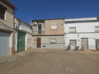 Casa aparellada Cl mayor-pozo serna nº 32. Solvia inmobiliaria chalet adosado alhambra Casa aparellada Cl mayor-pozo serna nº 32. Solvia inmobiliaria chalet adosado alhambra