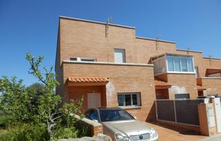 Maison jumelée  C/ oropesa. Solvia inmobiliaria  chalet adosado torralba de oropesa Maison jumelée  C/ oropesa. Solvia inmobiliaria  chalet adosado torralba de oropesa