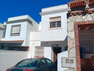 Chalet  C/ los ficus. Solvia inmobiliaria  chalet independiente barrios los Chalet  C/ los ficus. Solvia inmobiliaria  chalet independiente barrios los