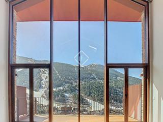 Chalet in El Tarter. Casa villa, actualmente alquilada, con tres dormitorios y 46 m d Chalet in El Tarter. Casa villa, actualmente alquilada, con tres dormitorios y 46 m d