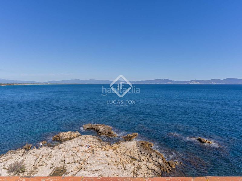 Foto 52988c38-d3b2-4641-ae36-e15204ed7c7b. Piso precioso piso en primera línea de mar con aparcamiento en venta en lescala, costa brava en Escala (L´) Foto 52988c38-d3b2-4641-ae36-e15204ed7c7b. Piso precioso piso en primera línea de mar con aparcamiento en venta en lescala, costa brava en Escala (L´)