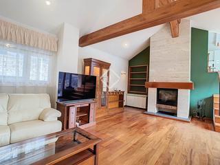 Lloguer Xalet a La Massana. Exclusiva casa de 3 dormitorios, con jardín, spa y vistas privil Lloguer Xalet a La Massana. Exclusiva casa de 3 dormitorios, con jardín, spa y vistas privil