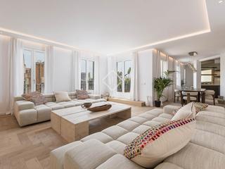Attico in Dreta de l´Eixample. En venta ático en excelentes condiciones con tres dormitorios y Attico in Dreta de l´Eixample. En venta ático en excelentes condiciones con tres dormitorios y