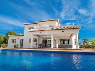 Maison à Partida Comunes-Adsubia. Encantadora villa familiar en las laderas, jávea, a poca distanc Maison à Partida Comunes-Adsubia. Encantadora villa familiar en las laderas, jávea, a poca distanc