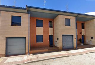 Pis  Calle jaen 4, iscar. Adosado en íscar  calle jaen Pis  Calle jaen 4, iscar. Adosado en íscar  calle jaen