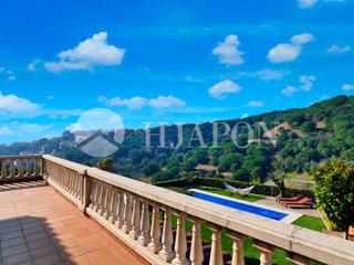 Maison à Alella. Entorno idílico y unas vistas privilegiadas al mar Maison à Alella. Entorno idílico y unas vistas privilegiadas al mar
