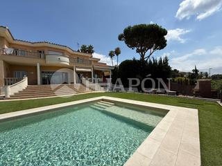 Maison à Alella. Casa con piscina exterior y interior en alella. Maison à Alella. Casa con piscina exterior y interior en alella.