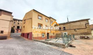 Casa Calle ancha. En ochanduri, casa de pueblo para entrar a vivir con patio Casa Calle ancha. En ochanduri, casa de pueblo para entrar a vivir con patio