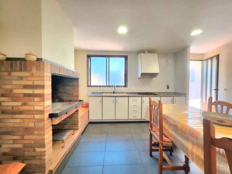 Foto 21ba0799-53e0-47c6-a718-ff6010bfa15f. Casa a schiera con camino riscaldamento in La Cogullada Terrassa Foto 21ba0799-53e0-47c6-a718-ff6010bfa15f. Casa a schiera con camino riscaldamento in La Cogullada Terrassa