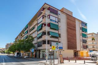 Piso en Fígares. Enorme piso para entrar a vivir en jardin de la reina con plaza Piso en Fígares. Enorme piso para entrar a vivir en jardin de la reina con plaza