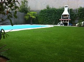 Rez-de-chaussée à Carrer vic, 40. Planta baja con jardín y piscina propios Rez-de-chaussée à Carrer vic, 40. Planta baja con jardín y piscina propios