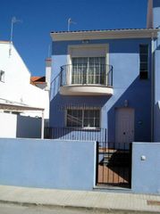 Casa pareada en Calle joan fuster,32. Pareado muy luminoso bien comunicado oferta Casa pareada en Calle joan fuster,32. Pareado muy luminoso bien comunicado oferta