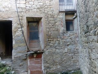 Casa en Carrer montblanc, 9. Casa con gruesas paredes de piedra Casa en Carrer montblanc, 9. Casa con gruesas paredes de piedra