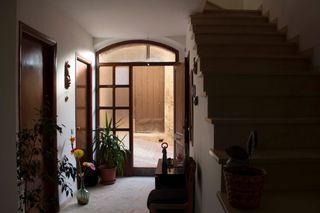 Maison à Carrer abadia, 41. Casa unifamiliar completament reformada al priorat Maison à Carrer abadia, 41. Casa unifamiliar completament reformada al priorat