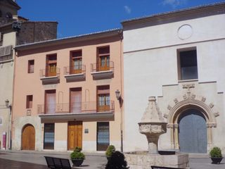Casa en Trinitat, 8. Edificio histórico convento trinitarios s.xiii Casa en Trinitat, 8. Edificio histórico convento trinitarios s.xiii