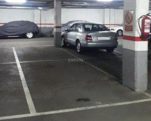 Location Parking voiture à Carrer de josep puig i cadafalch 30. Fácil acceso i vigilado. mando a distancia Location Parking voiture à Carrer de josep puig i cadafalch 30. Fácil acceso i vigilado. mando a distancia